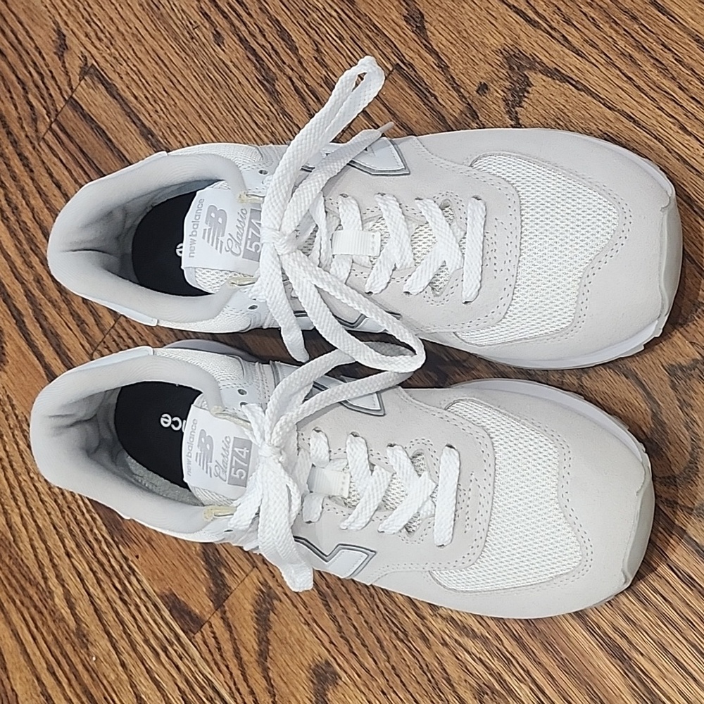 Women’s New Balance 574